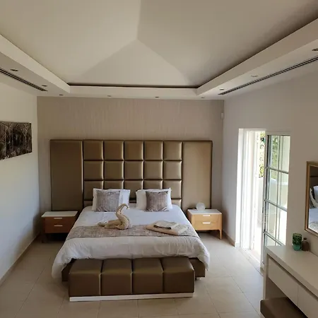 Apartamento Lovely Family Large Swimming Pool And Bar!