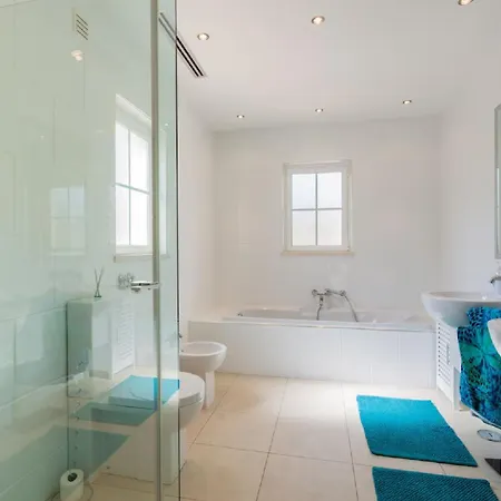 Apartamento Lovely Family Large Swimming Pool And Bar! Quarteira