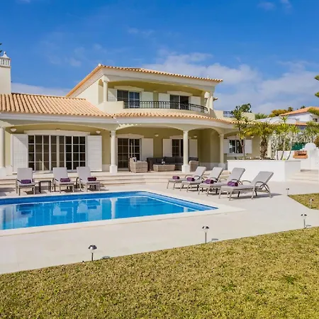 Lovely Family Large Swimming Pool And Bar! Apartamento