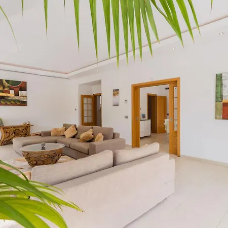Lovely Family Large Swimming Pool And Bar! Appartement Quarteira