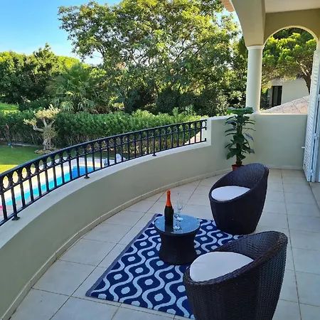 Apartamento Lovely Family Large Swimming Pool And Bar!